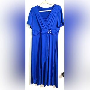 Royal Blue Short Sleeve V-Neck Dress
Size: XL